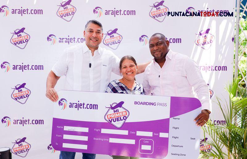 Arajet launches its new “My First Flight” initiative in La Caleta de Boca Chica