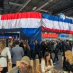 rewrite this title Popular success in Fitur