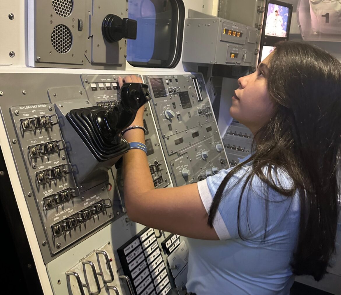 Alba Vásquez Makes History as First Dominican Chosen for Simulated Mars Mission